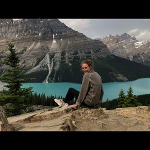 Meet your Posher, Oliolivia